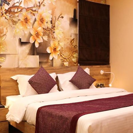 Hotel Mansa Kanpur Dış mekan fotoğraf