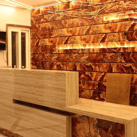 Hotel Mansa Kanpur Dış mekan fotoğraf