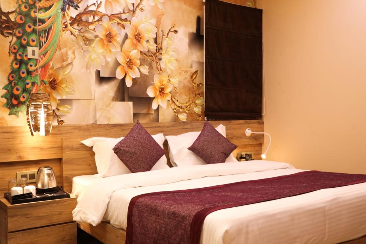 Hotel Mansa Kanpur Dış mekan fotoğraf
